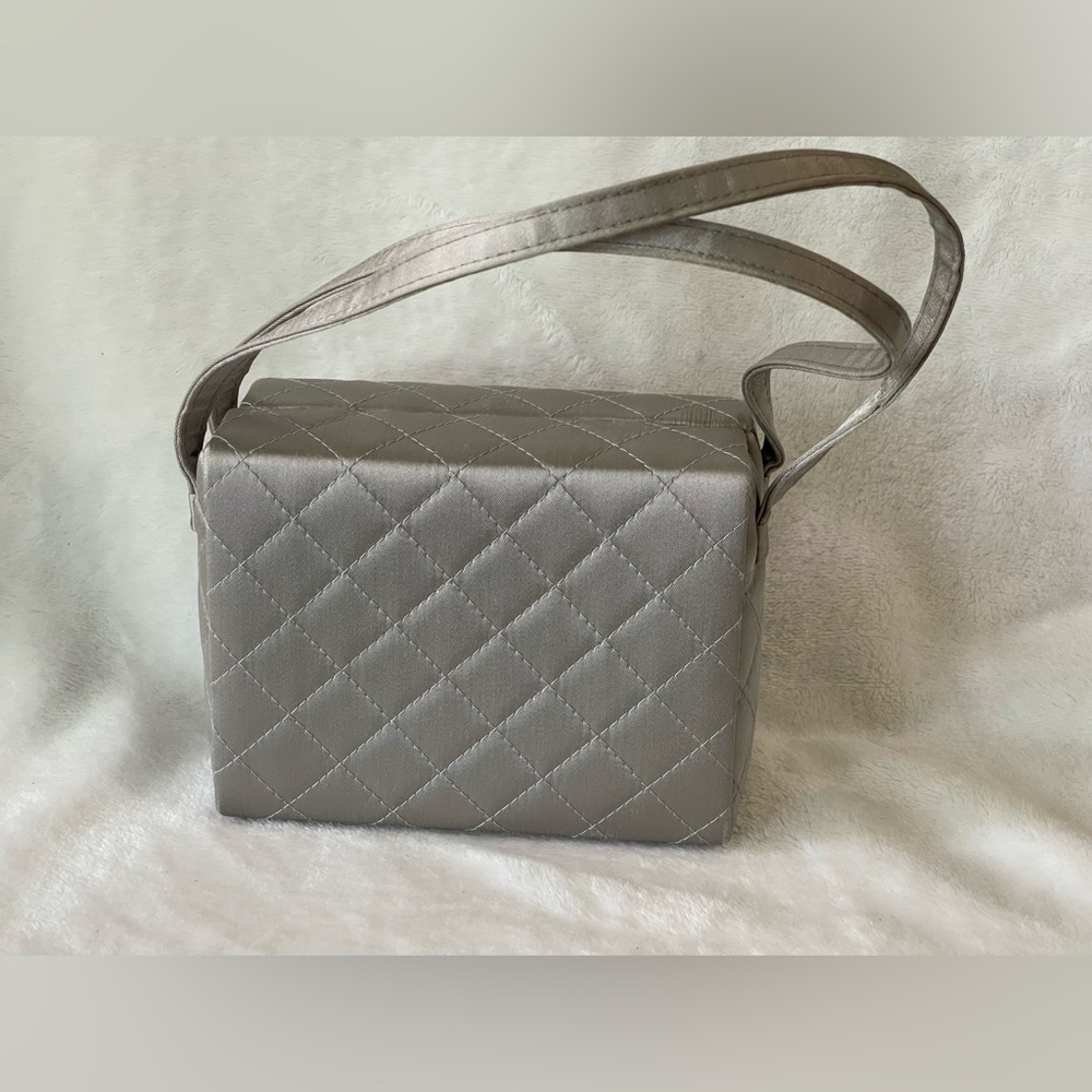 Vintage Valerie Stevens Y2K silver formal clutch purse with crossbody strap